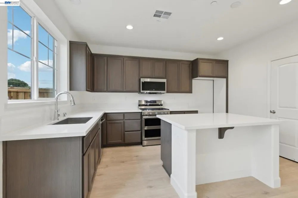 216 Mindy Way Pittsburg, CA 94565