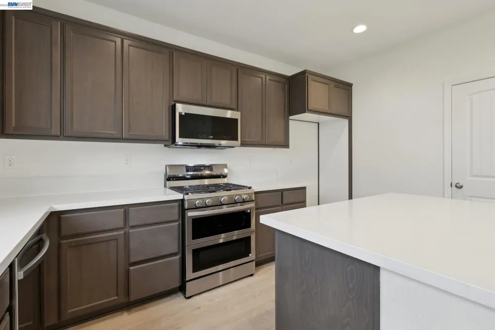 216 Mindy Way Pittsburg, CA 94565