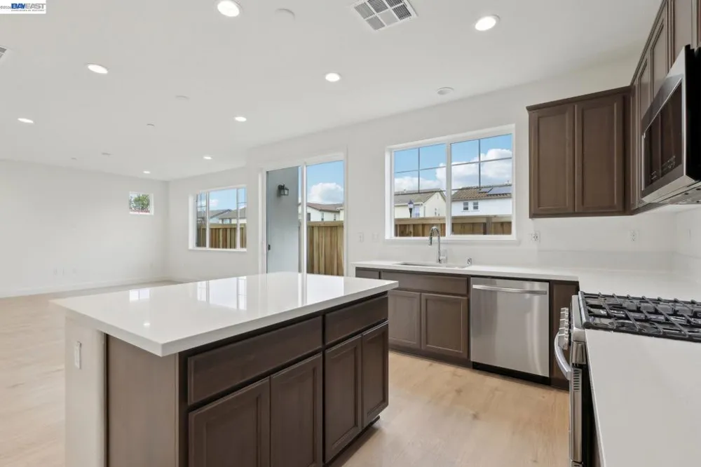 216 Mindy Way Pittsburg, CA 94565
