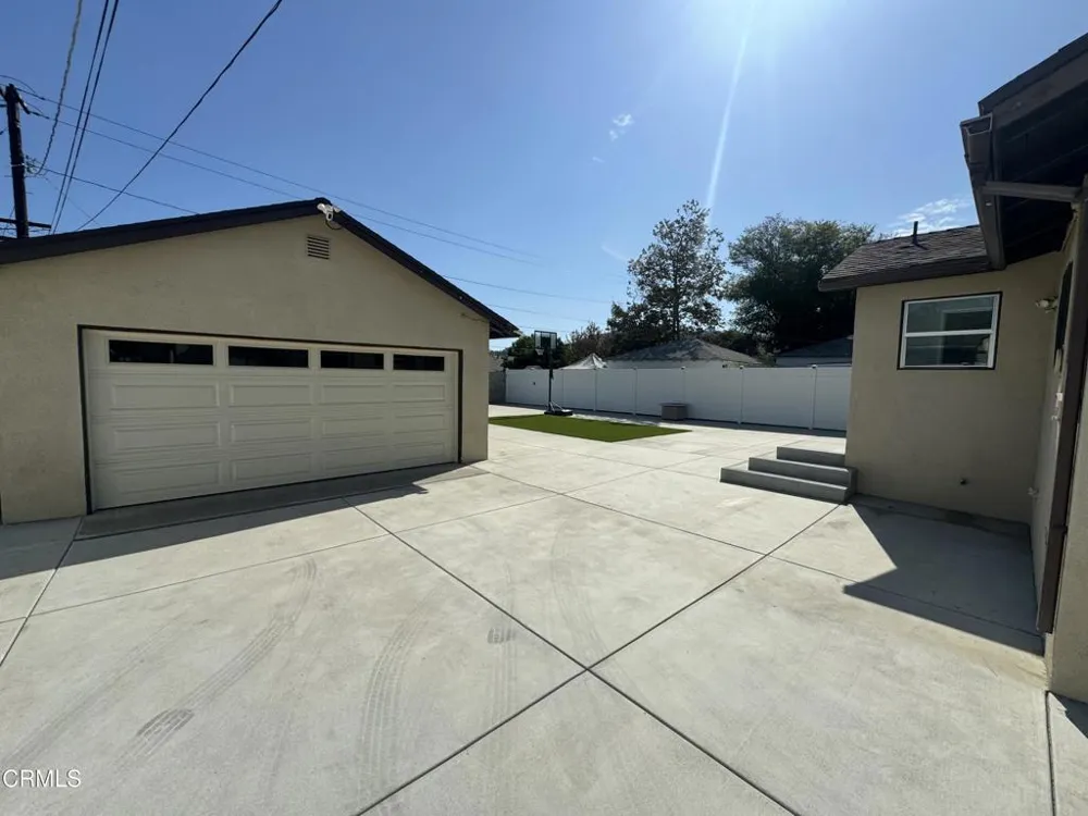 1075 Chevron Court Pasadena, CA 91103