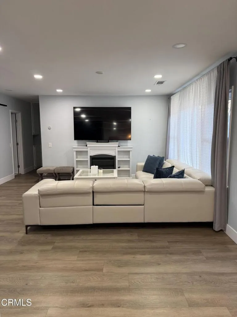 1075 Chevron Court Pasadena, CA 91103