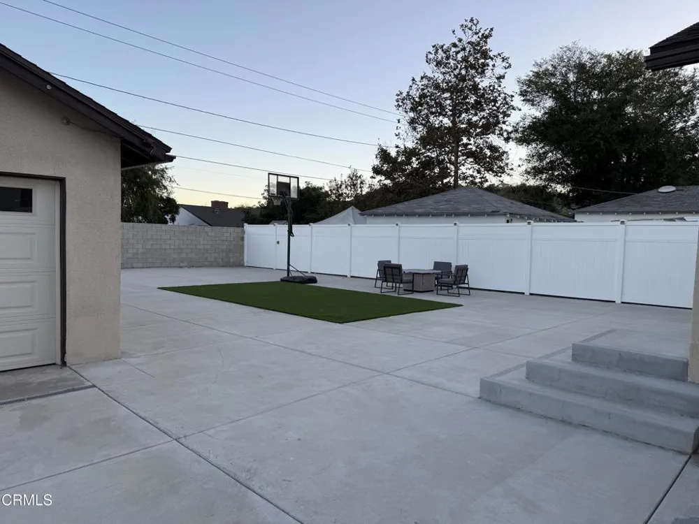 1075 Chevron Court Pasadena, CA 91103