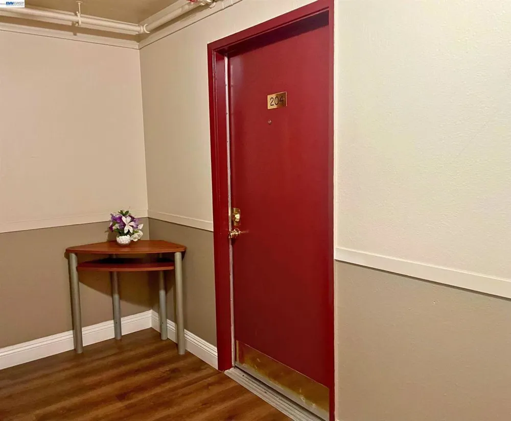 16006 E.14th Street #204 San Leandro, CA 94578