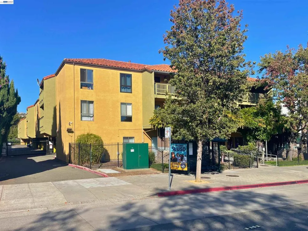 16006 E.14th Street #204 San Leandro, CA 94578
