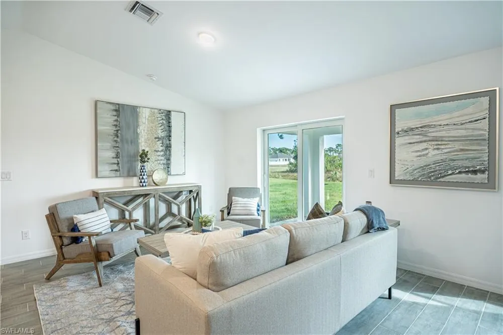 2124 NW 27th Terrace Cape Coral, FL 33993