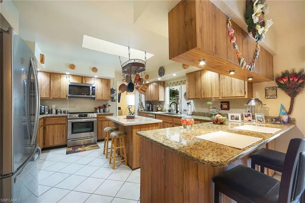901 SW 51st Terrace Cape Coral, FL 33914
