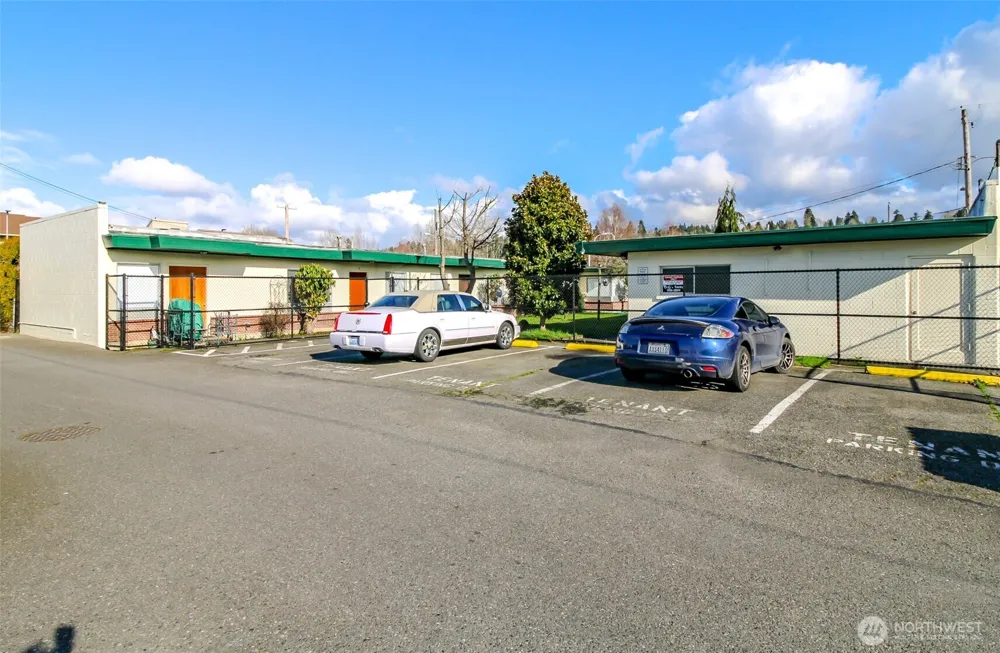 418 Central Avenue Kent, WA 98032