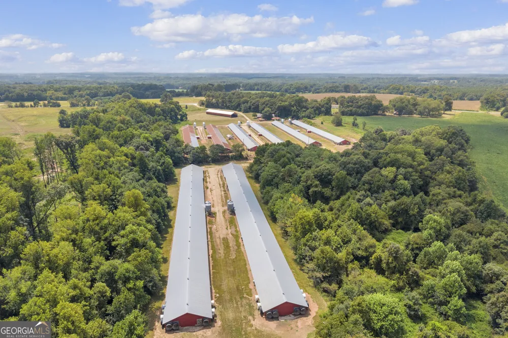 4281 Airline Goldmine RD Canon, GA 30520