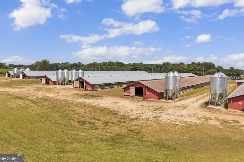 4281 Airline Goldmine RD Canon, GA 30520