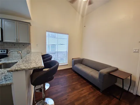 2313 Longview Street #205
