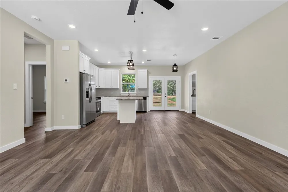 304 Lee Street Smithville, TX 78957