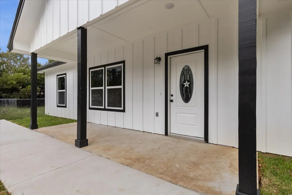 304 Lee Street Smithville, TX 78957