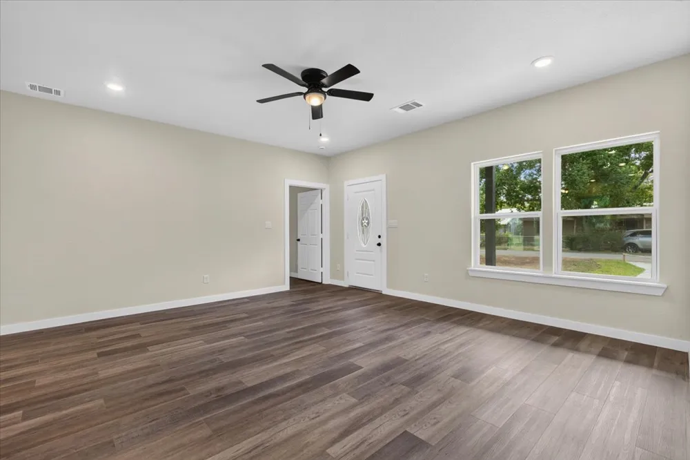 304 Lee Street Smithville, TX 78957