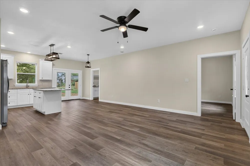 304 Lee Street Smithville, TX 78957