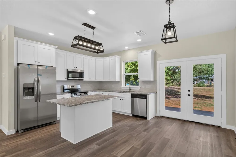 304 Lee Street Smithville, TX 78957