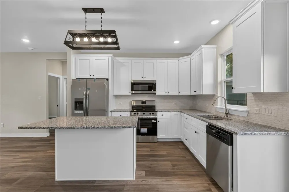 304 Lee Street Smithville, TX 78957