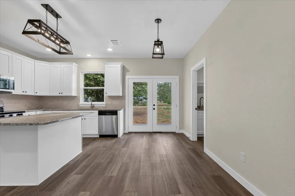 304 Lee Street Smithville, TX 78957