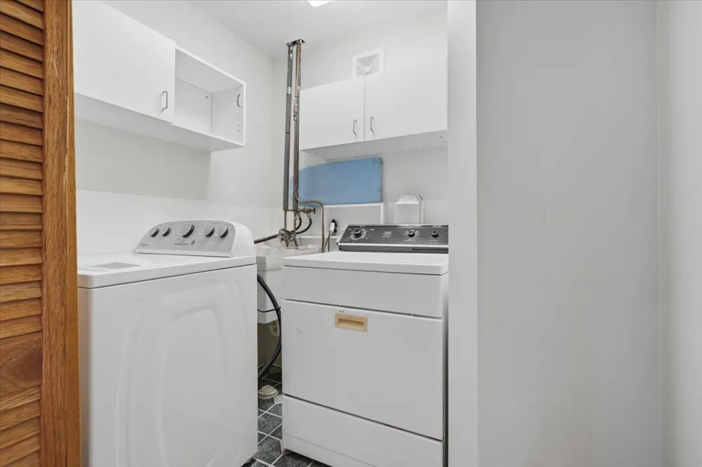 558 Hyde Avenue Mahtomedi, MN 55115