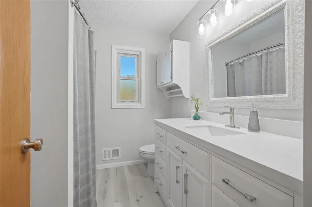 558 Hyde Avenue Mahtomedi, MN 55115