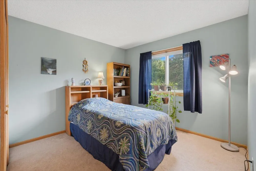 558 Hyde Avenue Mahtomedi, MN 55115