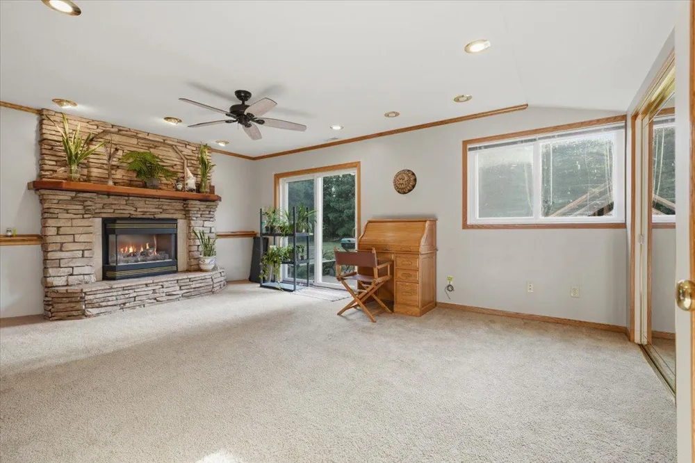558 Hyde Avenue Mahtomedi, MN 55115