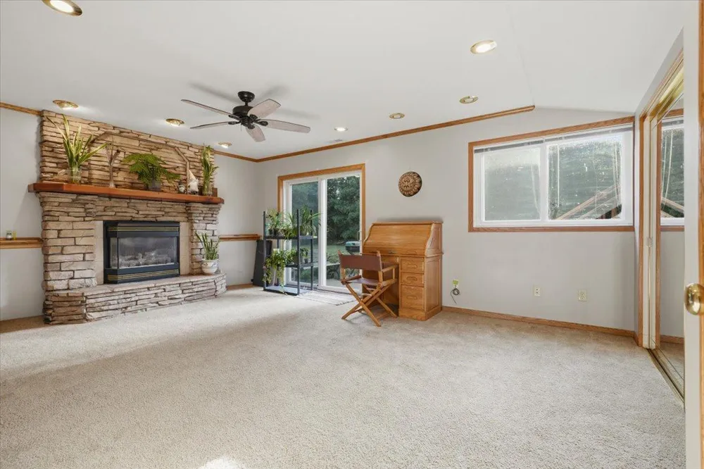 558 Hyde Avenue Mahtomedi, MN 55115