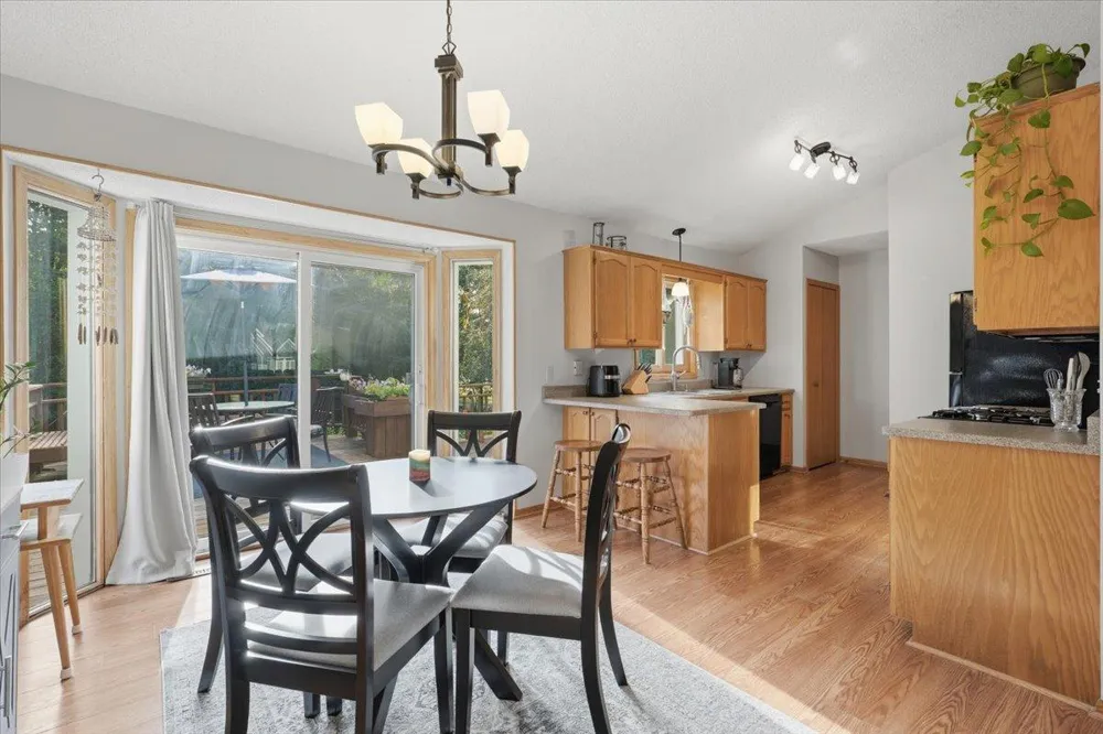 558 Hyde Avenue Mahtomedi, MN 55115