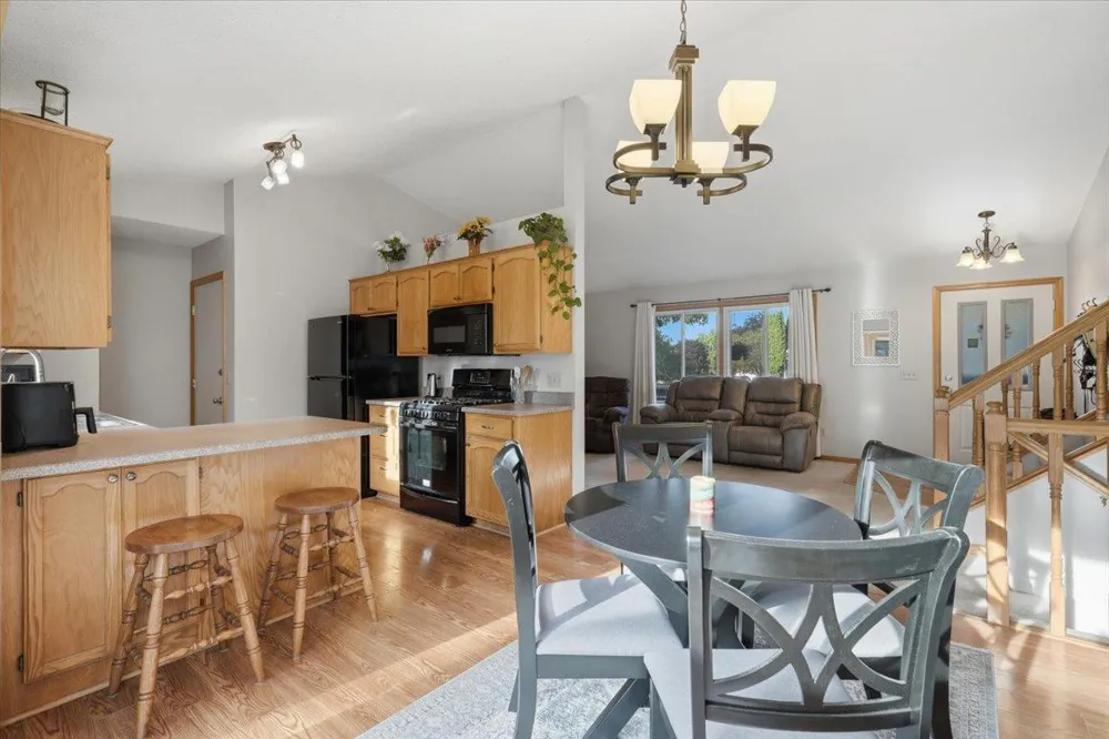 558 Hyde Avenue Mahtomedi, MN 55115