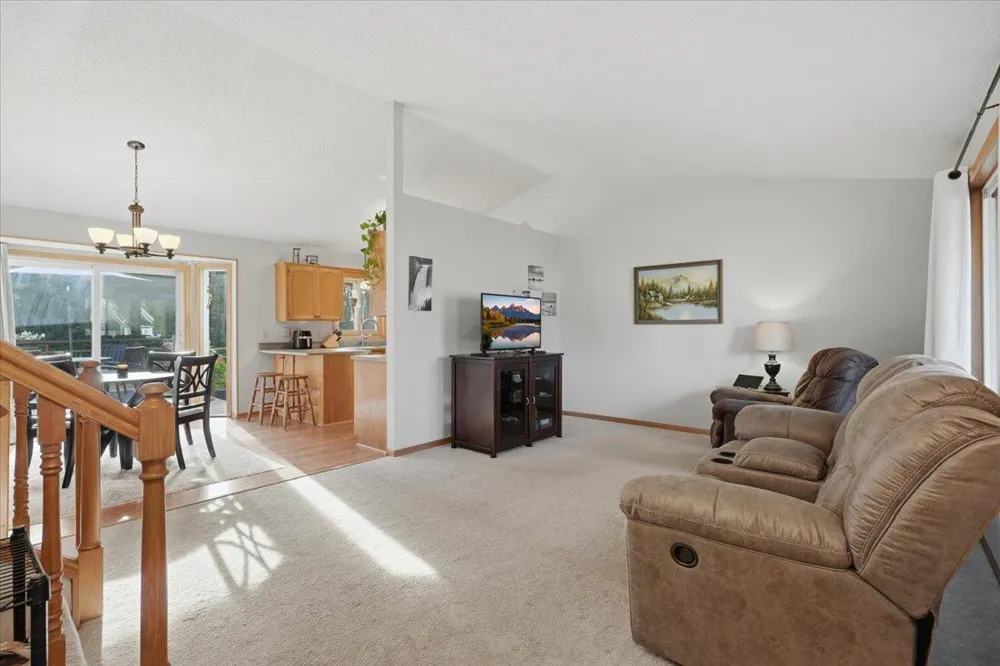 558 Hyde Avenue Mahtomedi, MN 55115