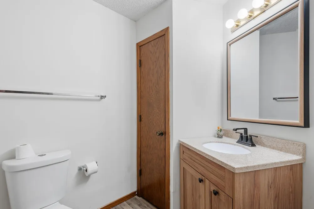 4165 Hilltop Point #204 Eagan, MN 55123