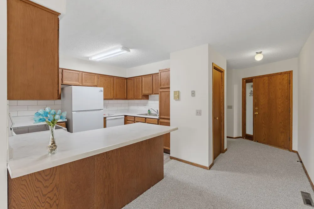 4165 Hilltop Point #204 Eagan, MN 55123