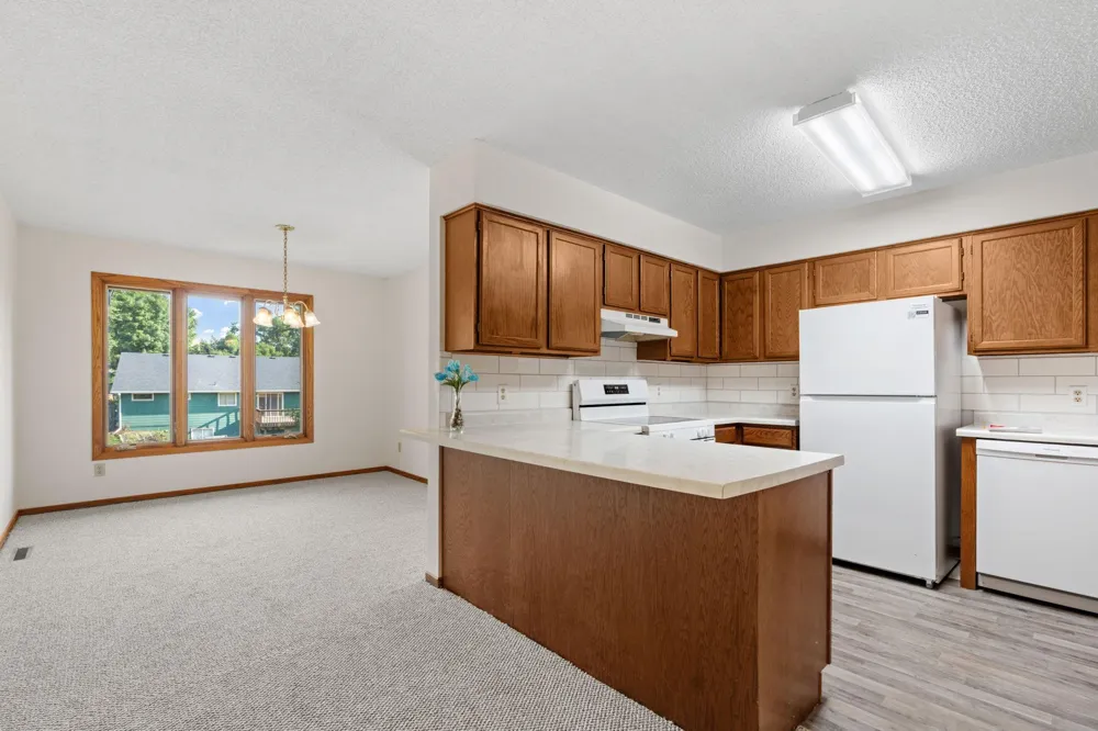 4165 Hilltop Point #204 Eagan, MN 55123