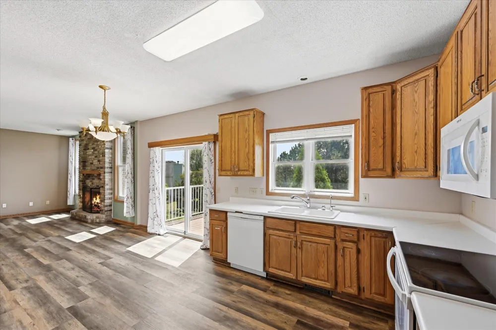 2084 Wallingford Circle Woodbury, MN 55125