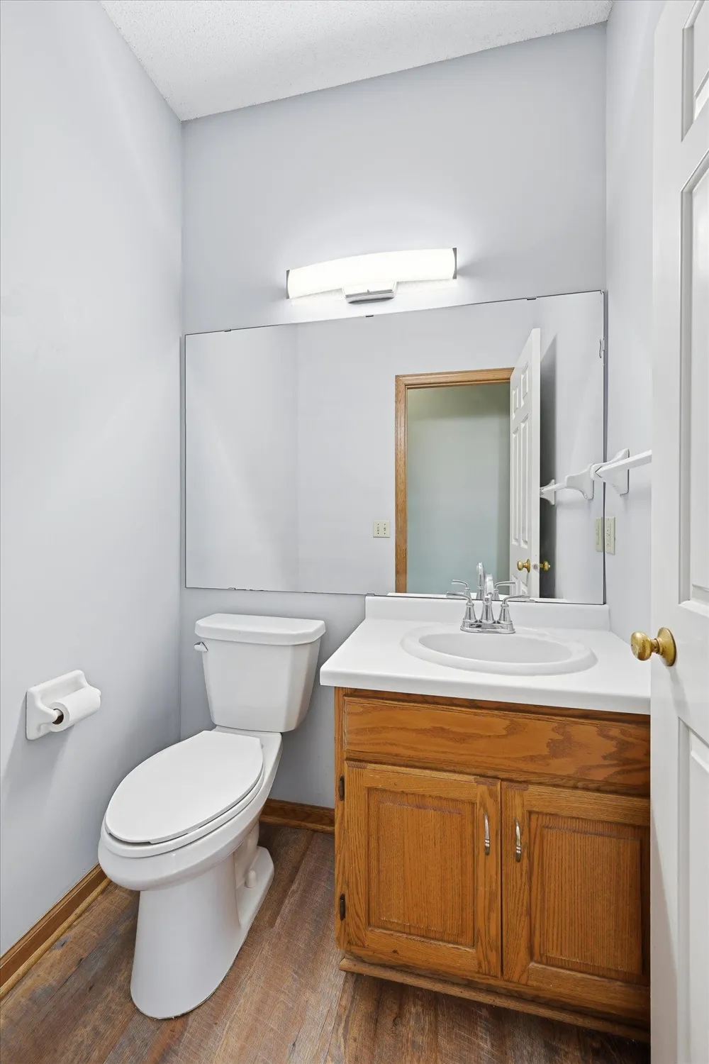 2084 Wallingford Circle Woodbury, MN 55125