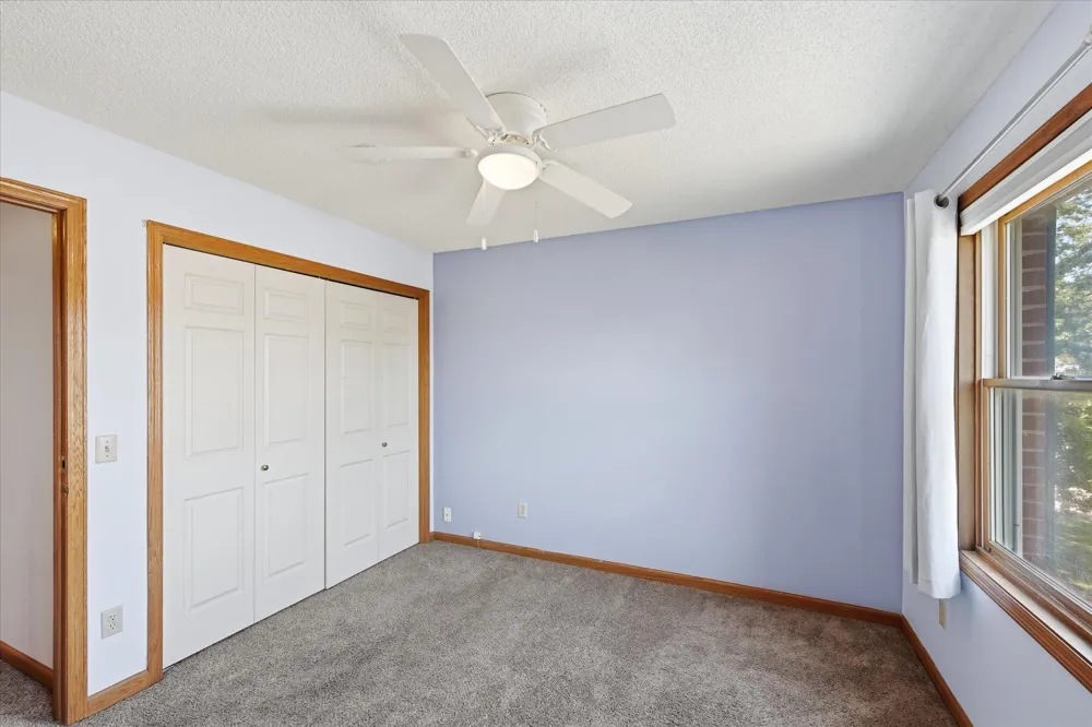 2084 Wallingford Circle Woodbury, MN 55125