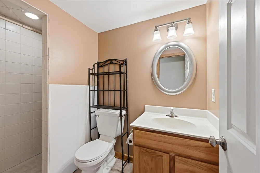 2084 Wallingford Circle Woodbury, MN 55125