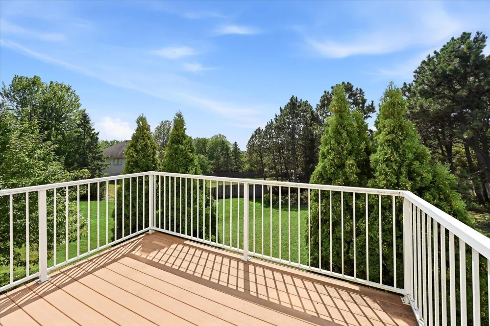 2084 Wallingford Circle Woodbury, MN 55125