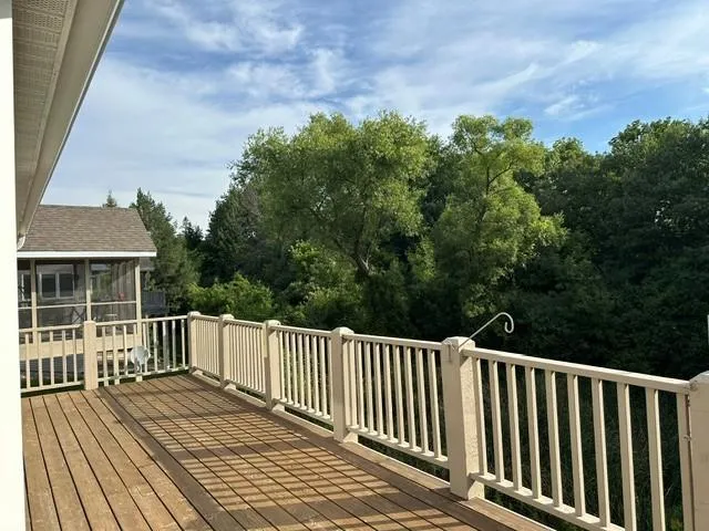 7043 Oak Pointe Curve Bloomington, MN 55438