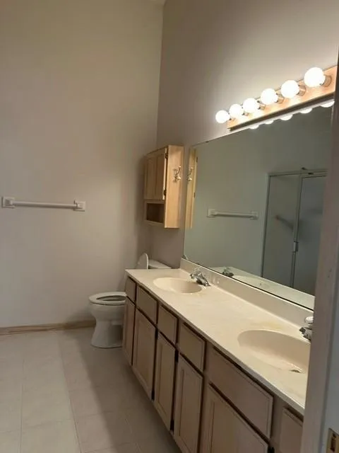 7043 Oak Pointe Curve Bloomington, MN 55438
