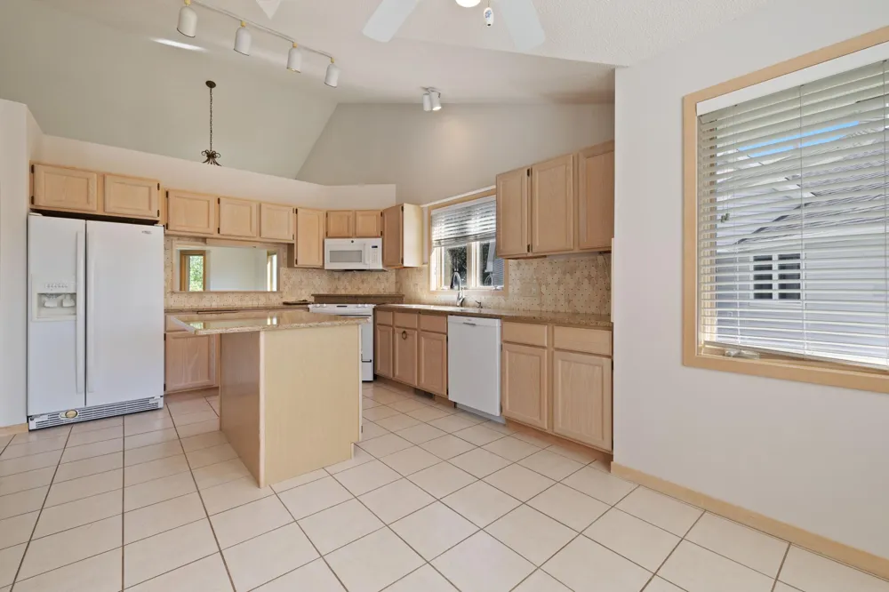 7043 Oak Pointe Curve Bloomington, MN 55438