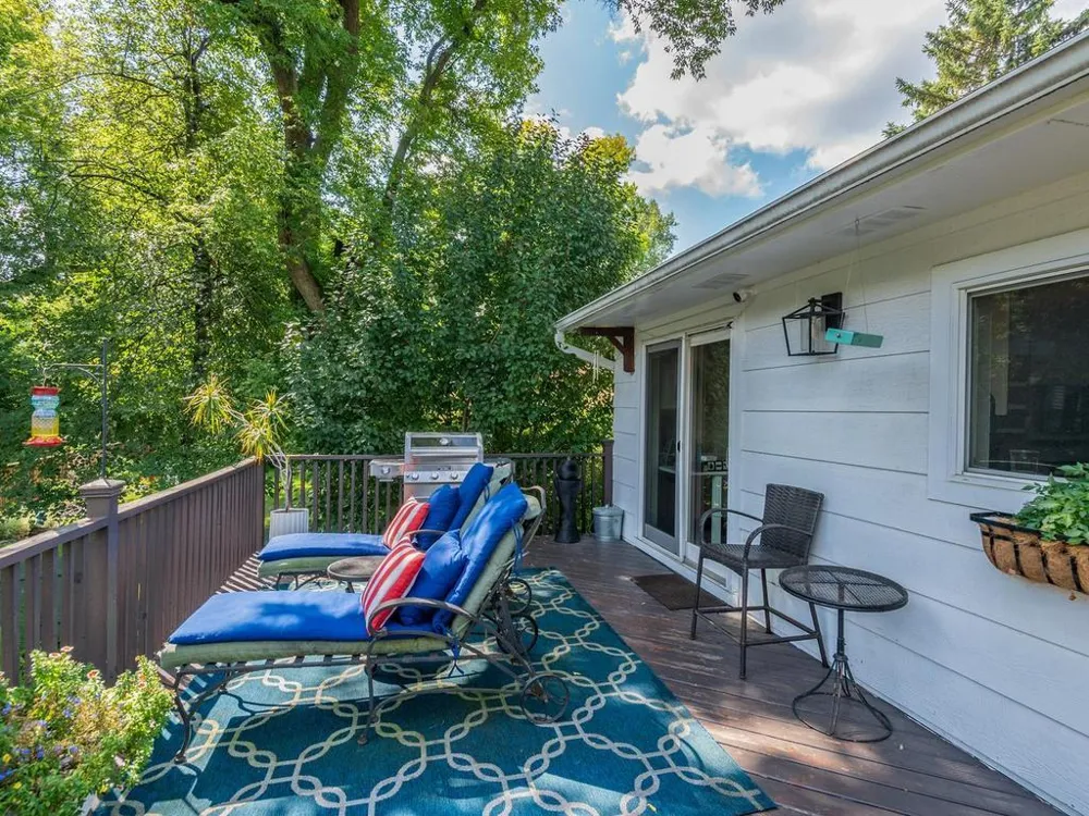 13855 Utica Avenue Savage, MN 55378