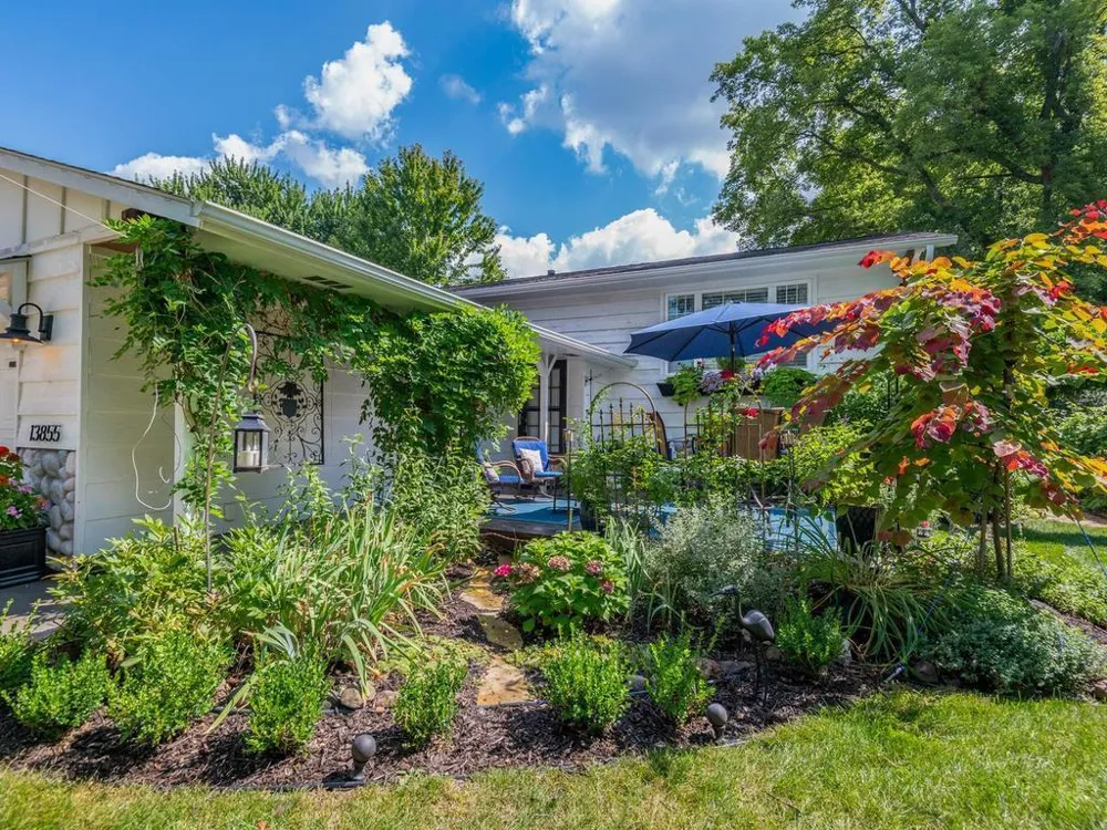 13855 Utica Avenue Savage, MN 55378
