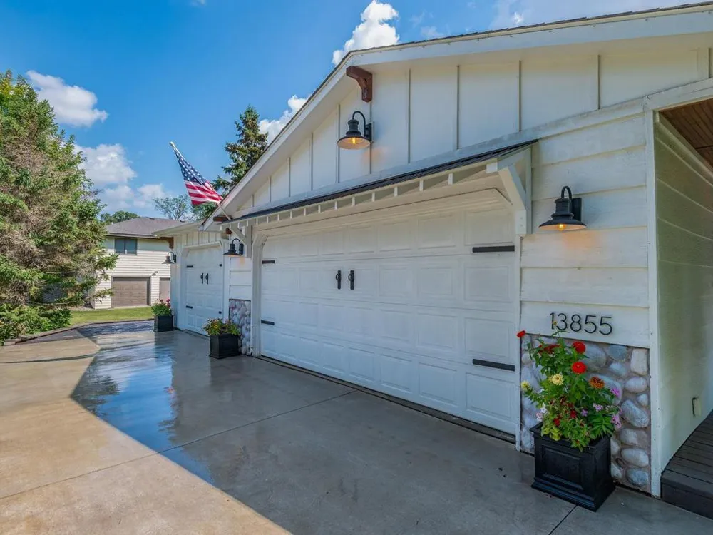 13855 Utica Avenue Savage, MN 55378