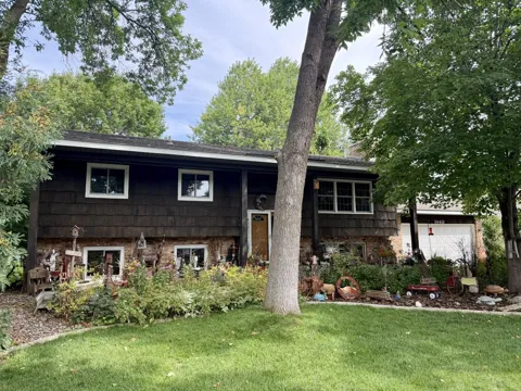 1440 17th Street W