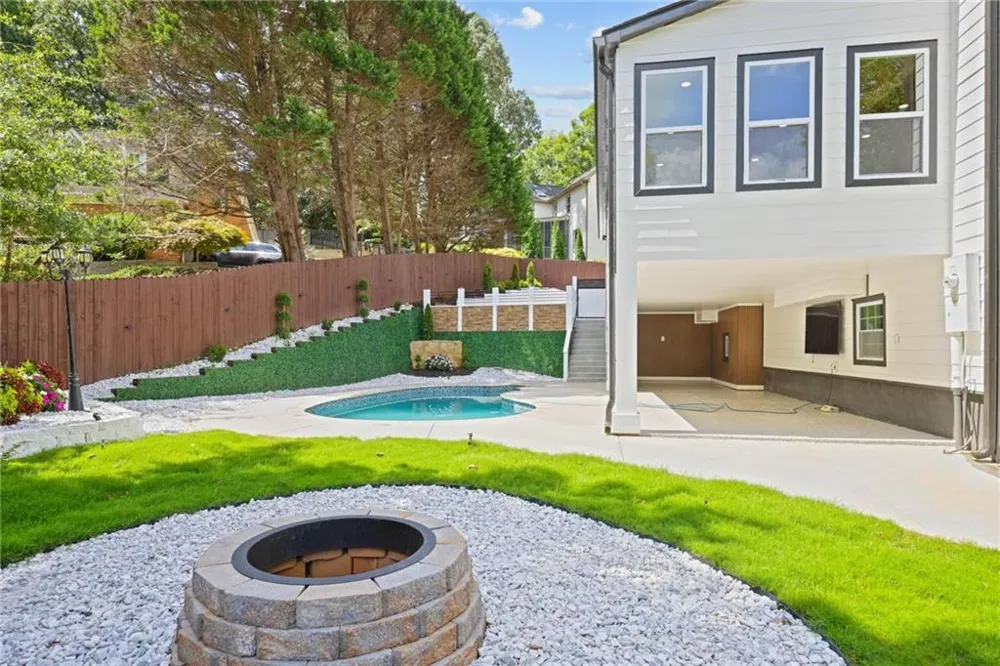 762 Bedford Oaks Drive Marietta, GA 30068