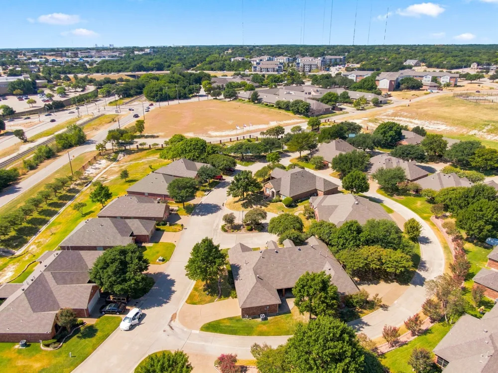 925 Cresthill Drive #37B Cedar Hill, TX 75104