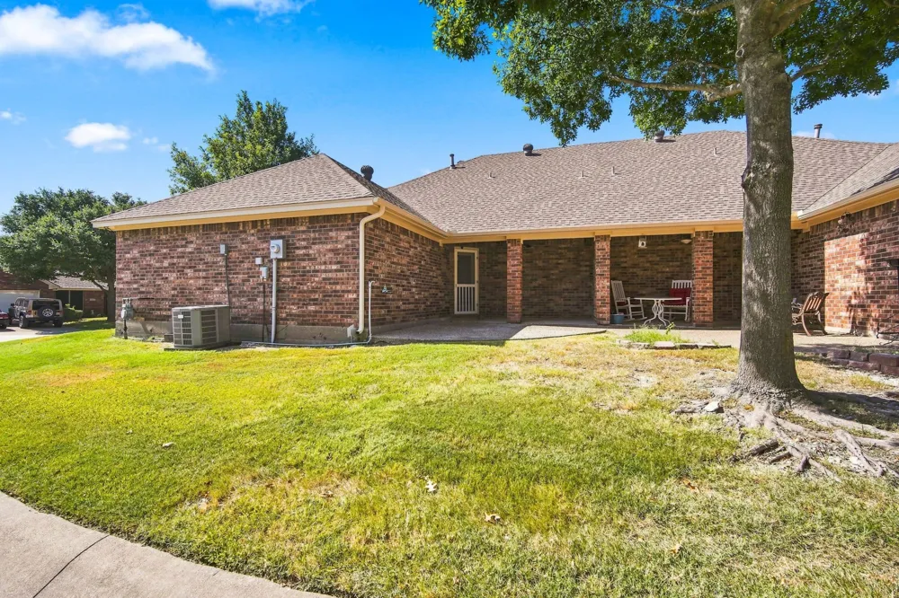 925 Cresthill Drive #37B Cedar Hill, TX 75104