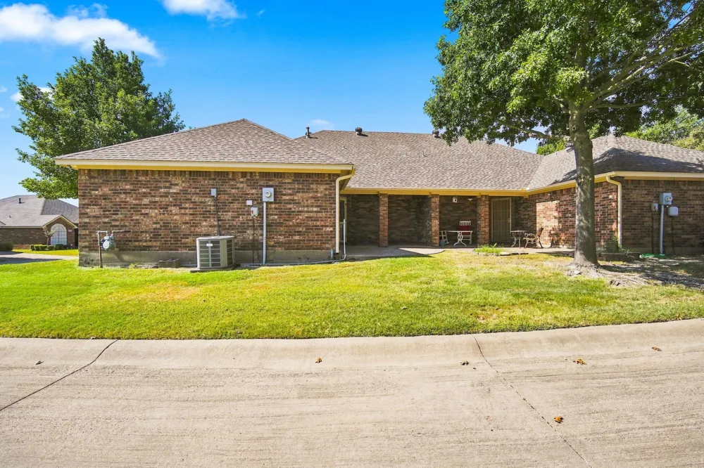 925 Cresthill Drive #37B Cedar Hill, TX 75104