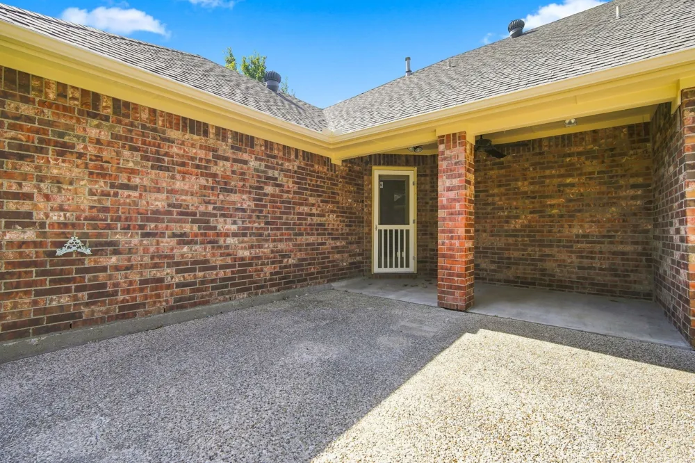 925 Cresthill Drive #37B Cedar Hill, TX 75104