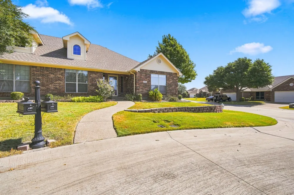 925 Cresthill Drive #37B Cedar Hill, TX 75104